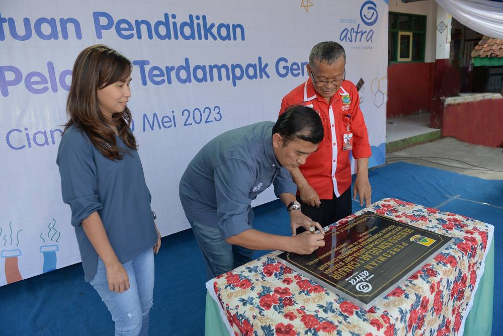 Estafet Peduli Bumi : Bangun Kembali Gedung Sekolah Terdampak Gempa Asuransi Astra Bantu Wujudkan Pendidikan Berelanjutan di Cianjur