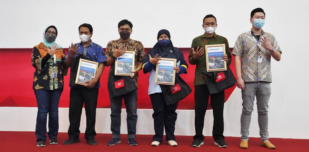 Berbagi Cerita Sustainability kepada Sekolah Binaan Astra UD Trucks