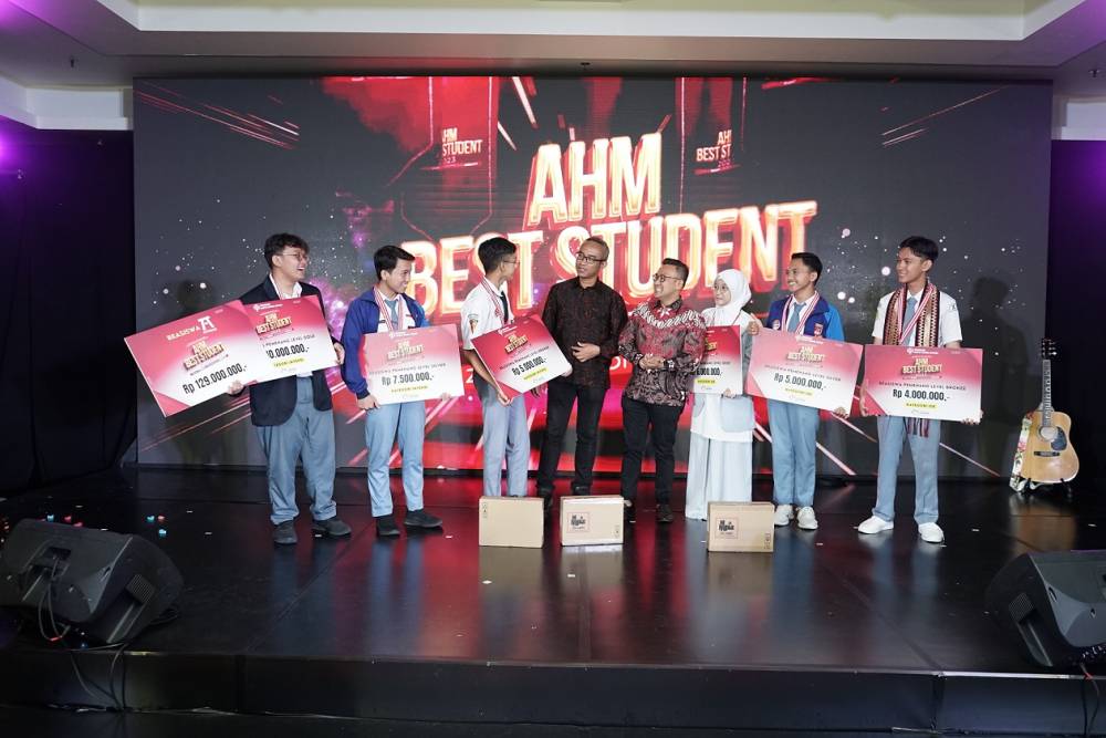 Water Purifier Tenaga Surya dan Pengaman Transaksi Digital Menangkan AHM  Best Student 2023