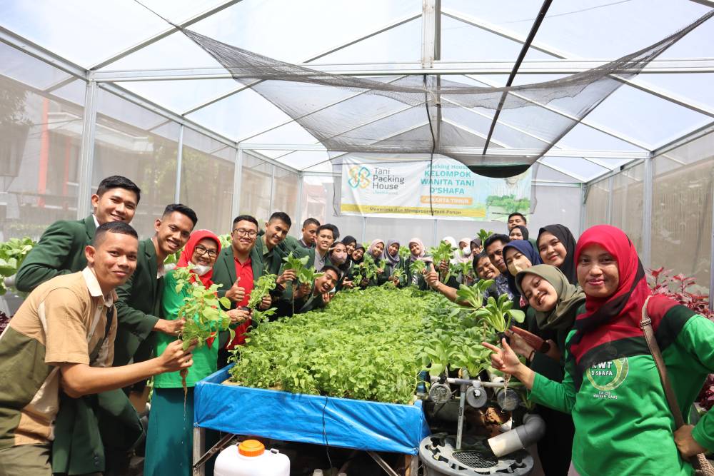 Kisah Inspiratif Kartini Masa Kini, Inilah Sosok Kelompok Wanita Tani (KWT) D’Shafa  yang Merupakan UMKM Binaan United Tractors