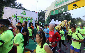 Jakarta Green Run: Thousands of Neon-Green Shirt Flooded Ancol