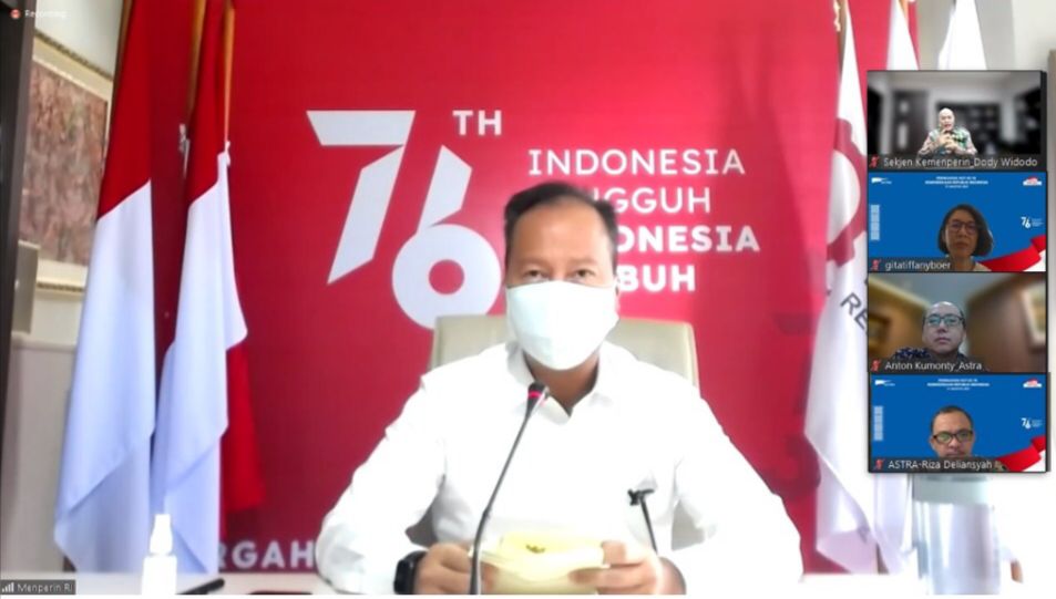 Astra Hands Over Oxygen Aid for Indonesia
