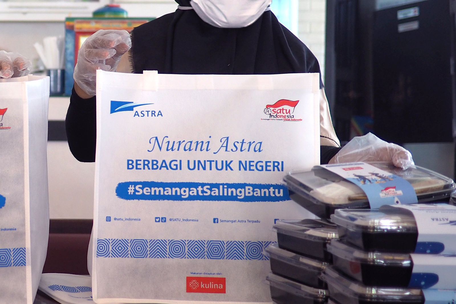Gerakan Semangat Saling Bantu Dari Astra Salurkan 30.000 Paket Makanan Untuk Pengemudi Ojek Online