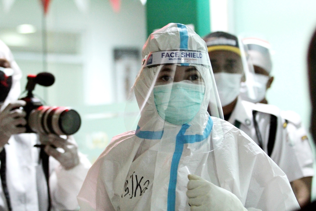 Dua Pejuang Dari Jawa Timur Memerangi Pandemi COVID-19