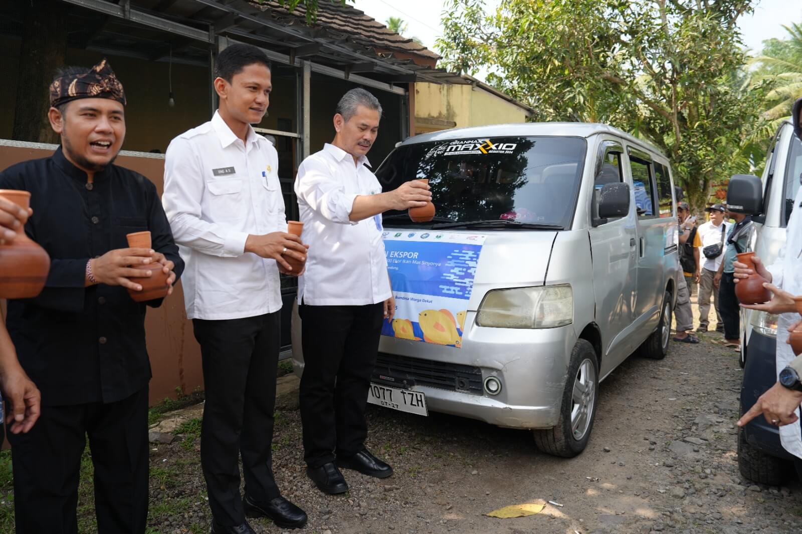 Desa Sejahtera Astra Pandeglang Lepas Ekspor Perdana 5.000 Ikan Mas Sinyonya ke Negeri Vietnam