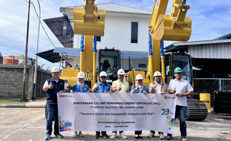 United Tractors Terima Renewable Energy Certificate di 28 Lokasi