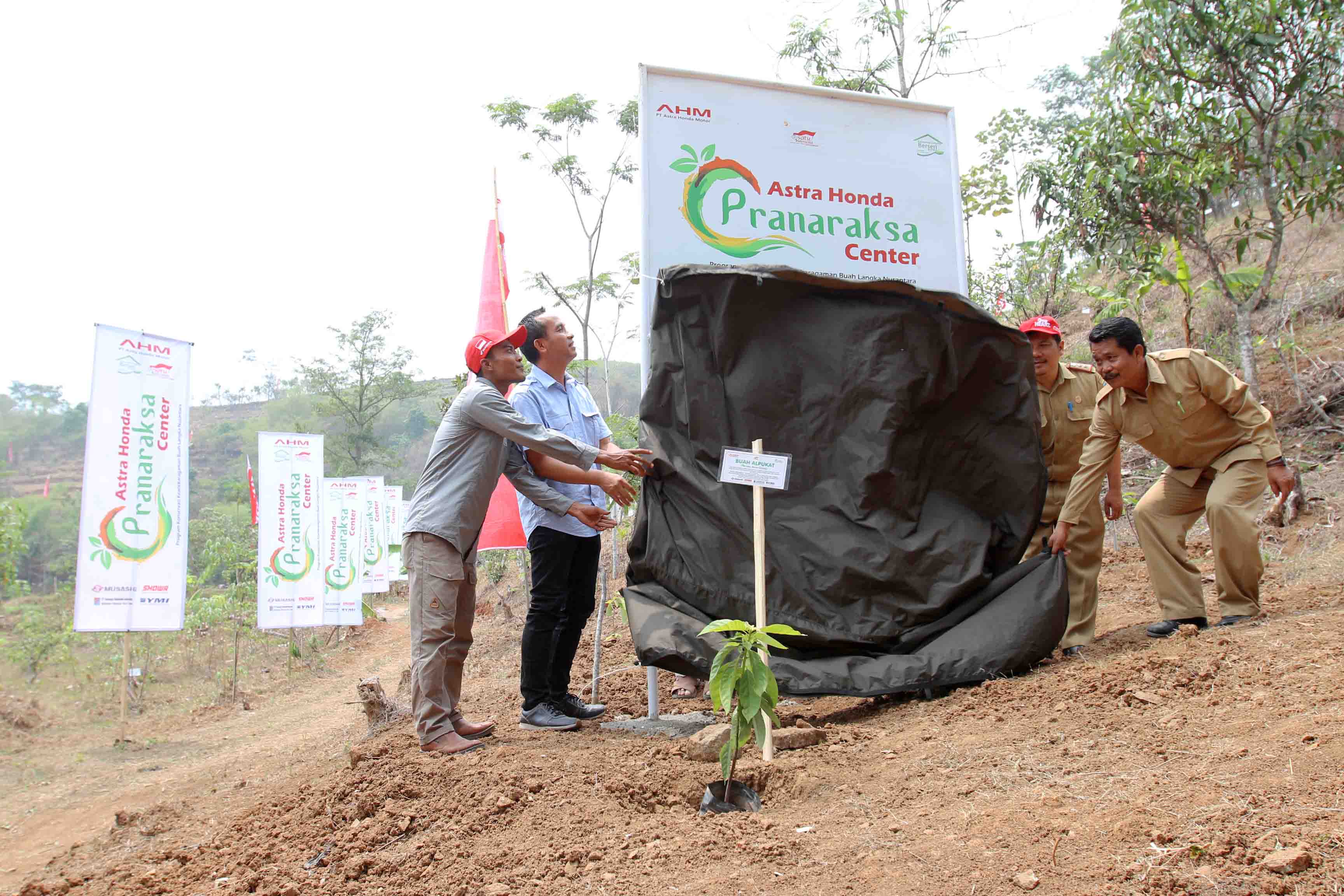 Astra Honda Motor Raih Penghargaan Program CSR Terbaik di Tanah Air