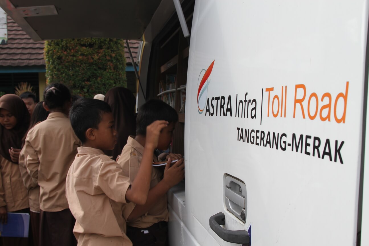 Astra Tol Tamer Tingkatkan Minat Baca melalui Perpustakaan Keliling